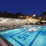 Delfin Hotel 2*