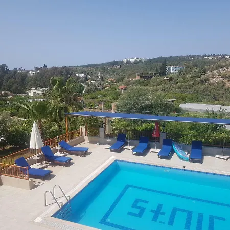 Delfin Hotell 2*